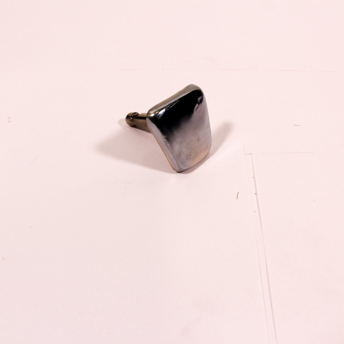 GRILLE - FRONT KNOB